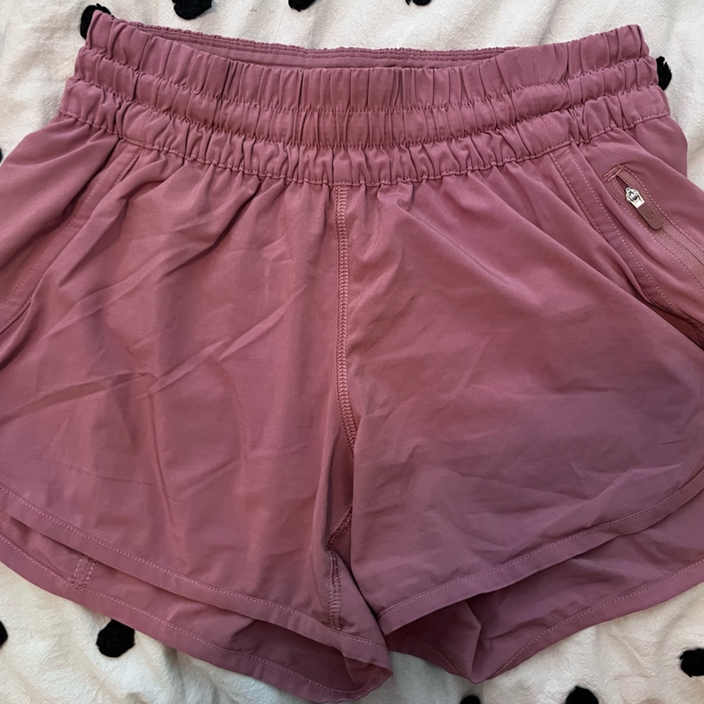 Lululemon tracker shorts